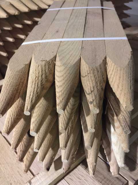 Oak Triangle Hub: 2 x 2 x 8